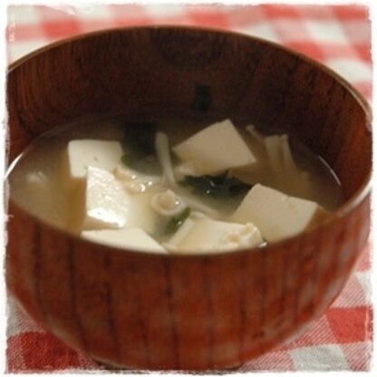 お豆腐のお味噌汁ってほっとします♡
えのきさんのおかげか、とっても甘～い♪
まだまだ寒いので温まりました✿